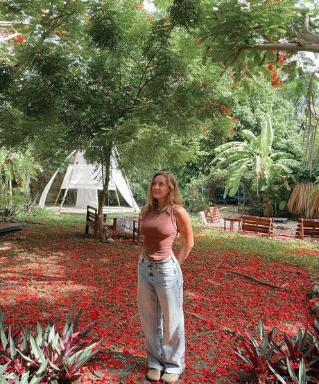 freemollypills modèle sexy photo