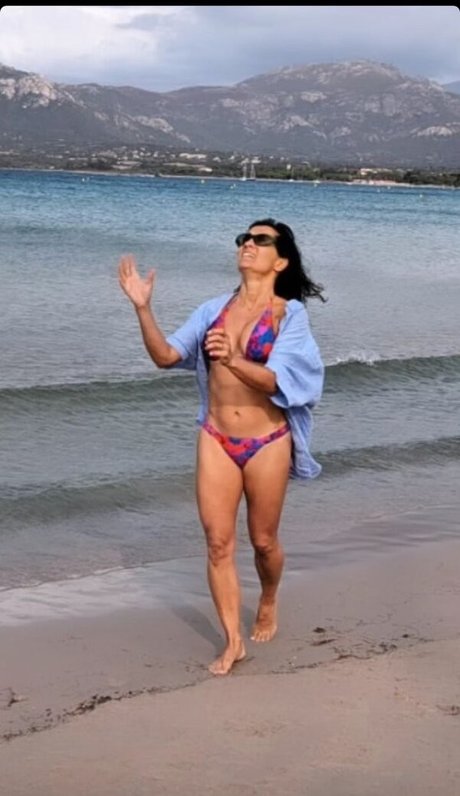 Rebecca Sarker star du sexe photos