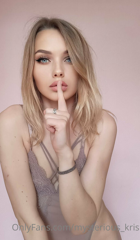 mysterious kris art modèle galeries