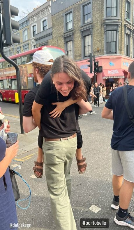 Dafne Keen modèle érotique images