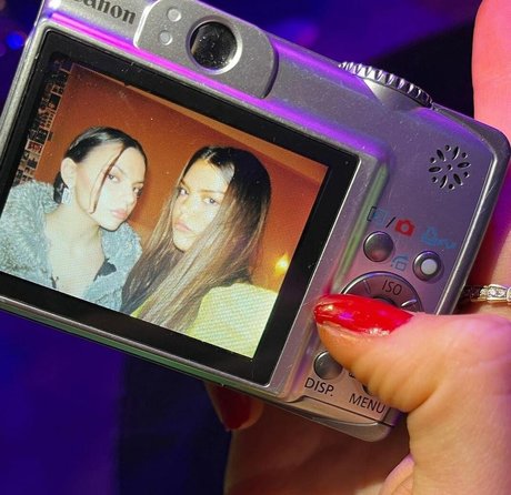 Dafne Keen nus star du porno photos