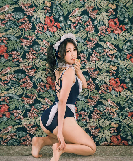 Yuggie TV star du porno exclusive photos