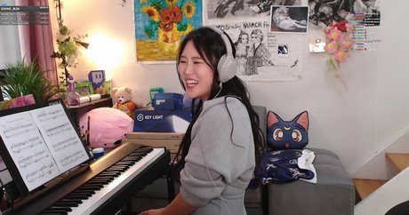 Yuggie TV actrice xxx archive