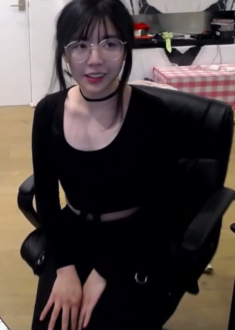 LilyPichu star du porno exclusive image