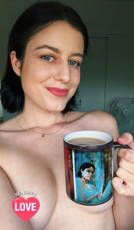 emminemina actrice sexy photos