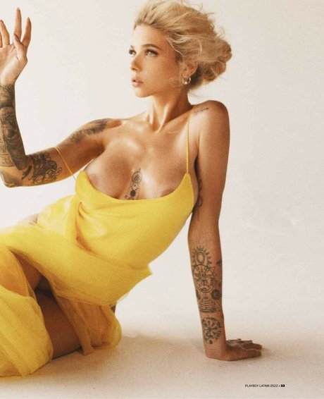 tatouages de gros seins onlyfans hd xxx photos