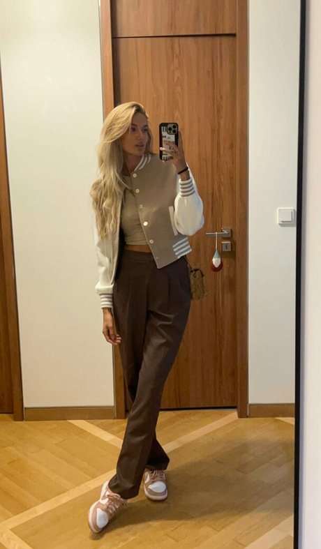 Alica Schmidt étoile adulte photo