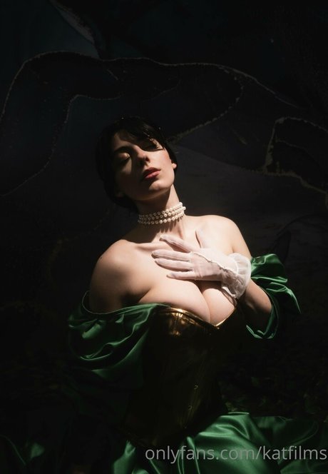 Kat Cabaret modèle magnifique image