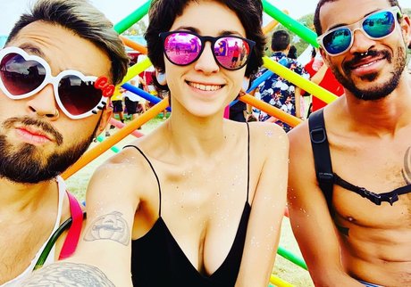 Yana Mori modèle de sexe photo