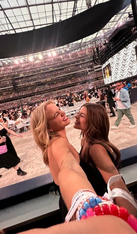 chatte dégoulinante et humide onlyfans érotique gratuit photos