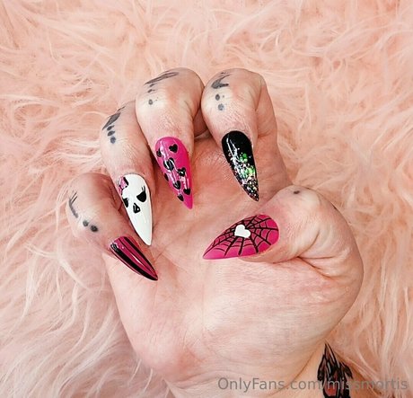 missmortis star du porno chaud des photos