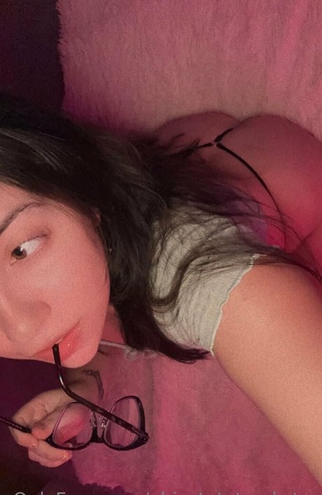 lunettes milf onlyfans nus exclusifs des photos