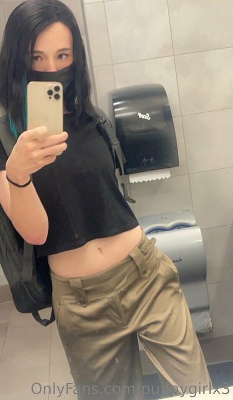 milf blonde uniquementfans plutôt sexy image