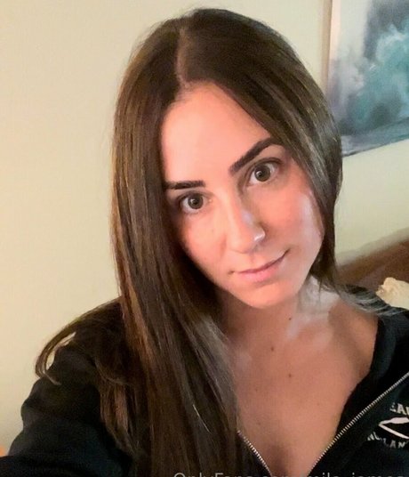 mila james star du porno chaud des photos