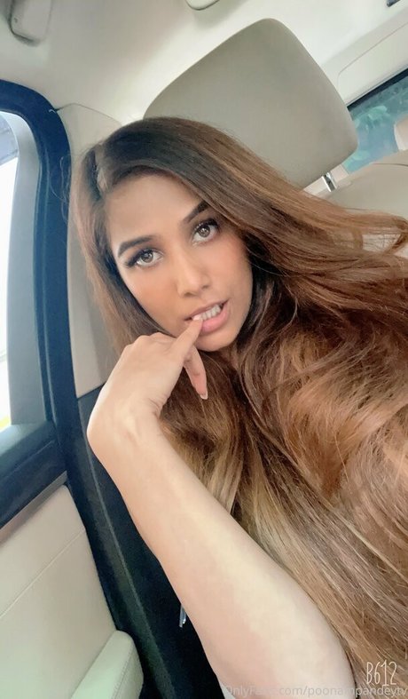 poonampandeytv modèles nus photo