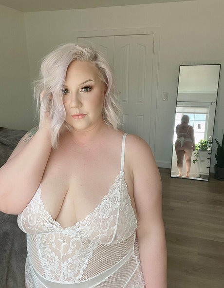 solo aux gros seins uniquementfans belle haute qualité archive