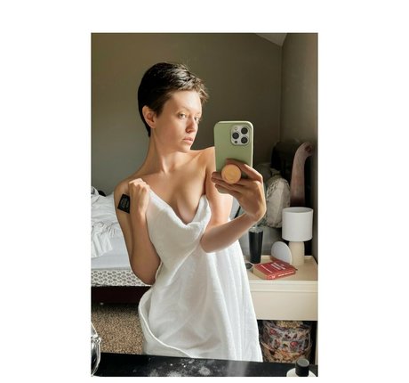 girloncinema star du porno nue image