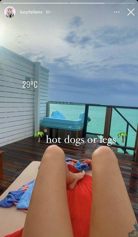 Lucy Fallon star du porno sexy img