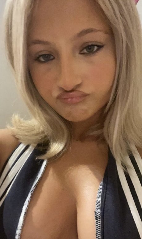 Daisy Campbell star du porno chaud archive