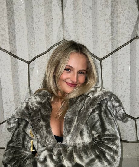 Daisy Campbell art star du porno images