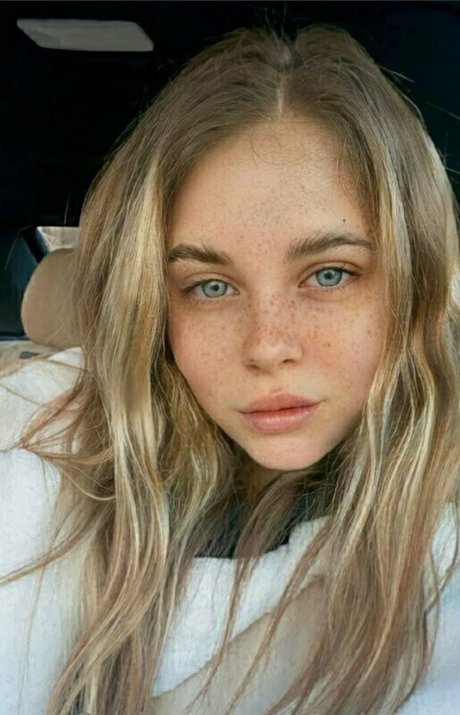 Anacuteness modèles nus img