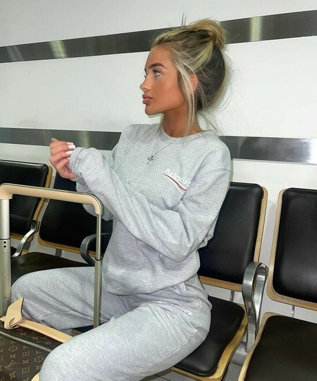 Mia Woodhall modèle porno photo