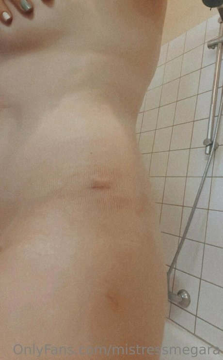 Mistressmegara actrice pornographique photos