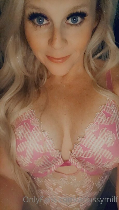 aclassymilf belle étoile photo