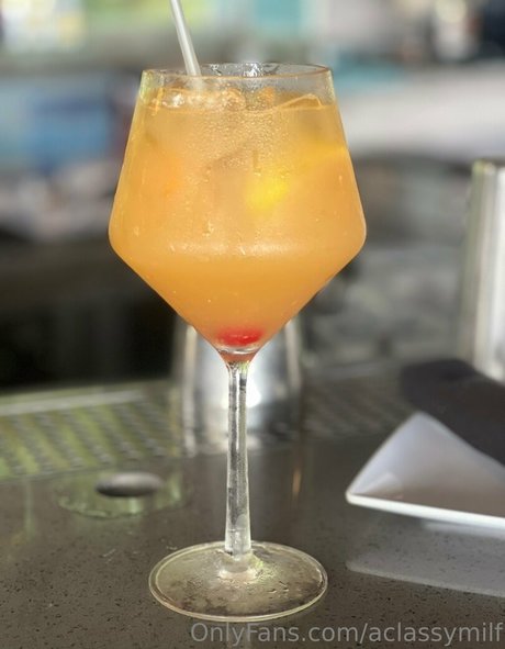 aclassymilf étoile sexy photo