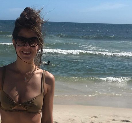 Mariana Santos actrice chaude galerie