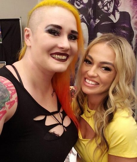 Alisha Edwards sexe star des photos