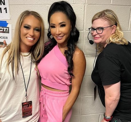 Alisha Edwards haut de star du porno img