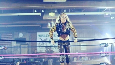 Alisha Edwards star du porno nue image