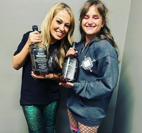 Alisha Edwards étoile de l'art archive