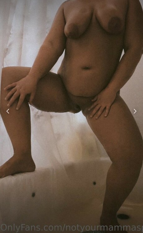 OfficiallymommingYou modèle joli des photos