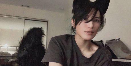 deathlooming modèle nu photo