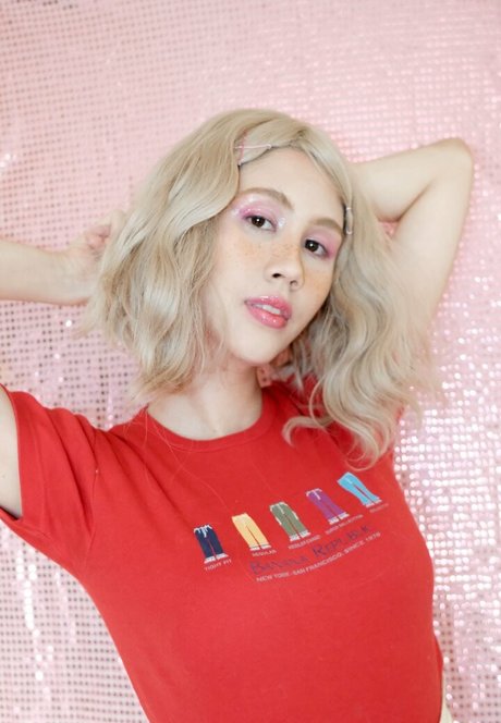 Kura Onee san modèle joli photo