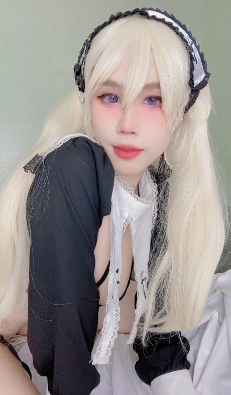 Kura Onee san modèle sexy images