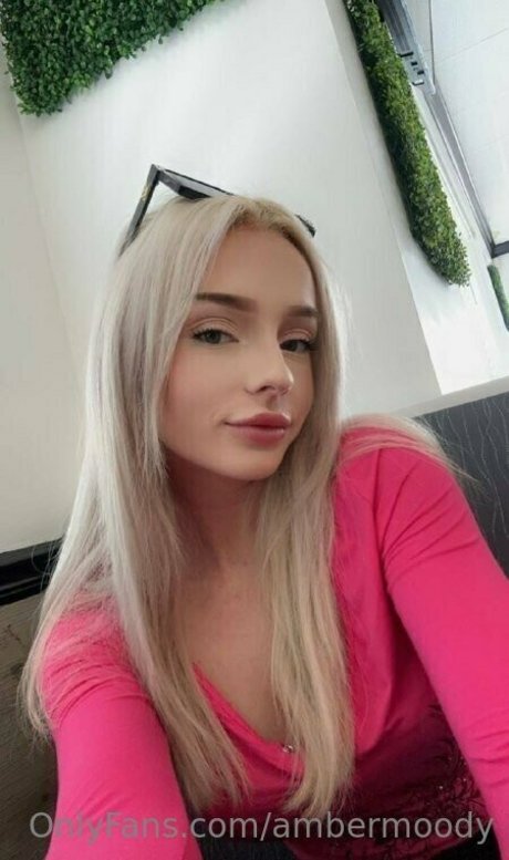 Ambermooody modèle sexy images