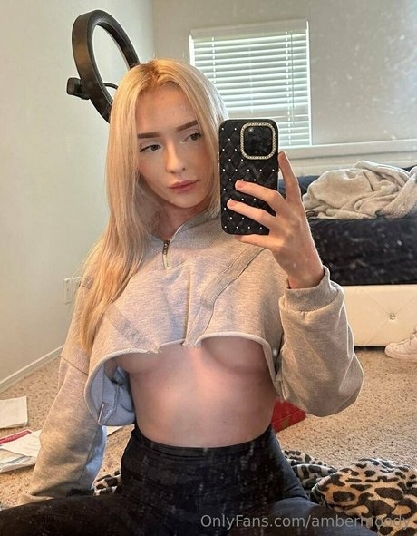 Ambermooody modèle artistique image