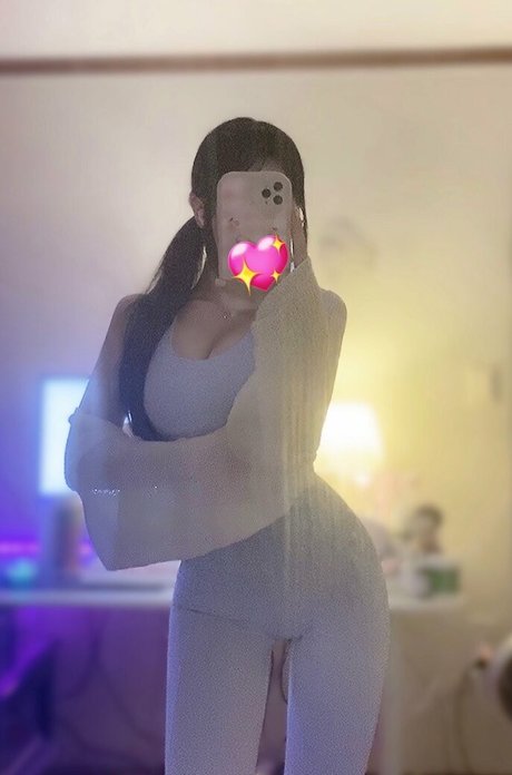 yurasweb modèle joli image