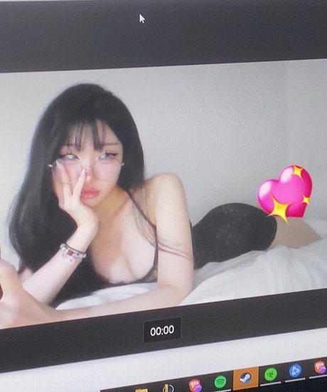 yurasweb modèle nu galeries