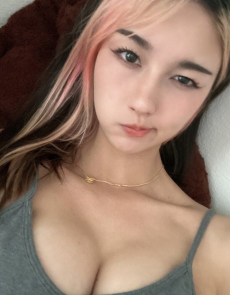 Amiechikin modèles nus archive