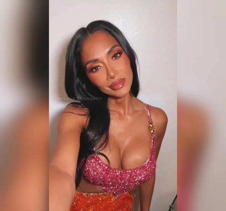 Nicole Scherzinger modèle exclusif photos