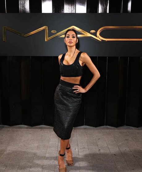 Nicole Scherzinger étoile de l'art archive