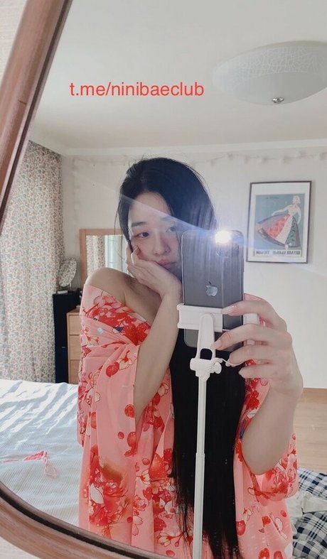 Ninibae modèles nus des photos