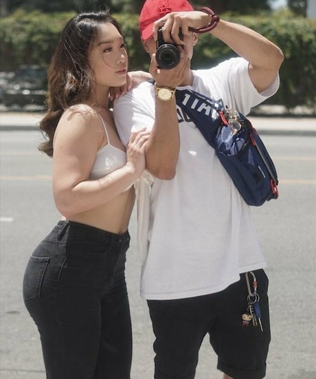 milf aux cheveux noirs onlyfans sexy en haute qualité images