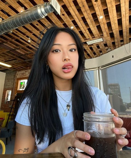 Gabby hua modèle adulte galeries