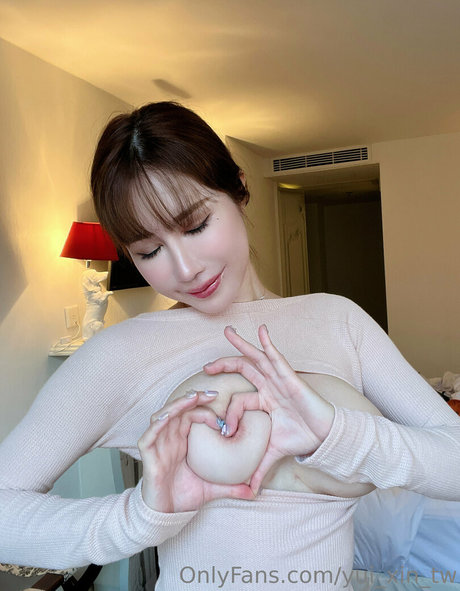 yui xin tw modèle galeries