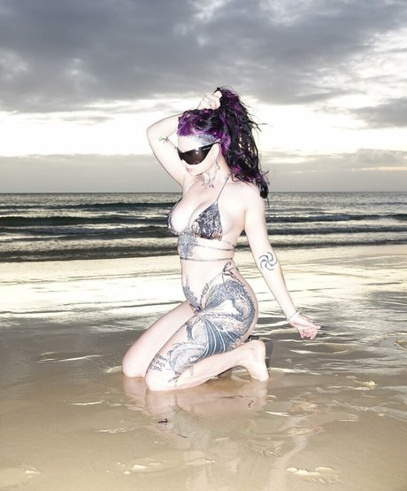 Zheani Sparkes haut modèle galerie